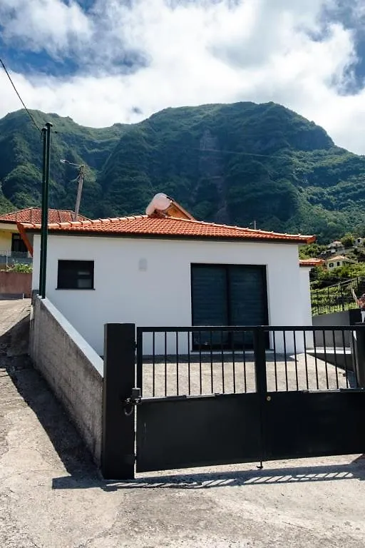 招待所 São Vicente Guestready - Panoramic Mountain Escape酒店 葡萄牙